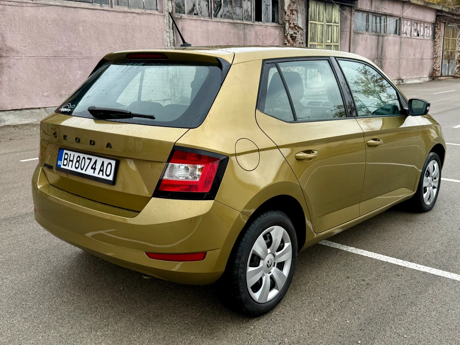 Skoda Fabia ГАЗ 1.0 MPI, снимка 4 - Автомобили и джипове - 56730692
