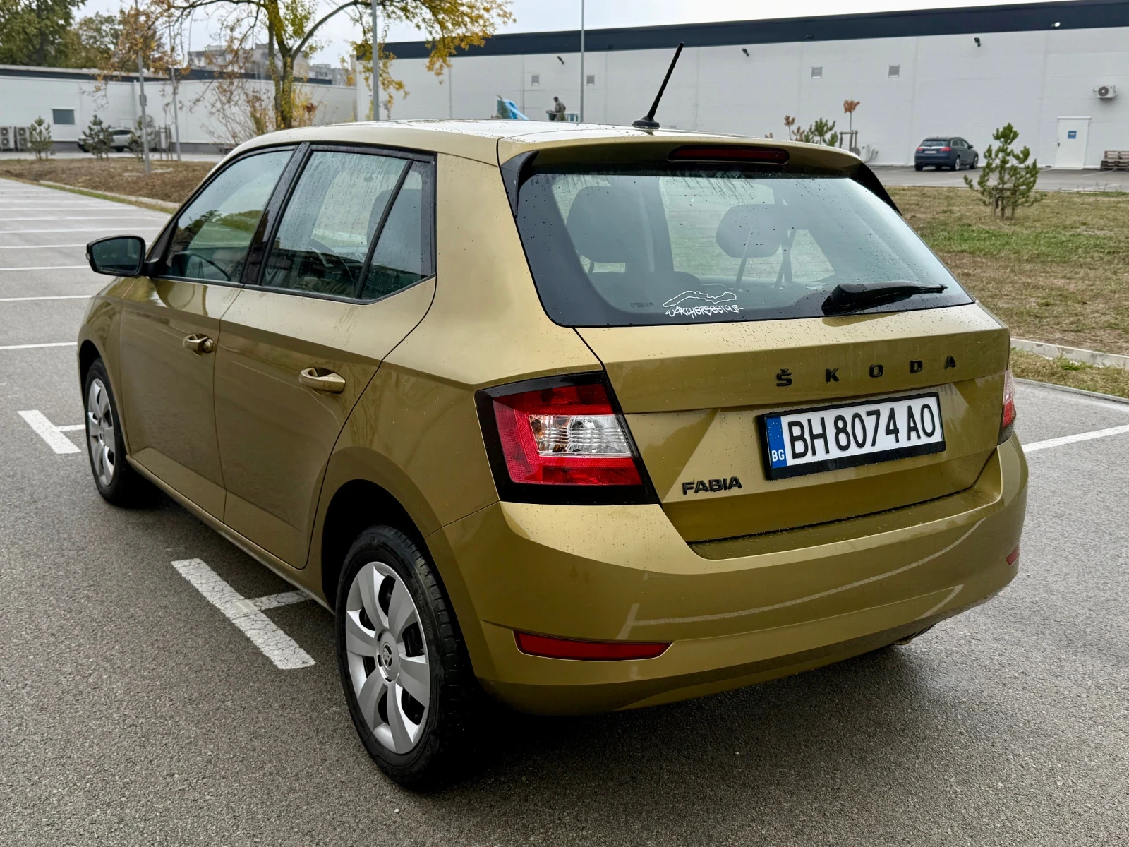Skoda Fabia ГАЗ 1.0 MPI, снимка 3 - Автомобили и джипове - 56730692