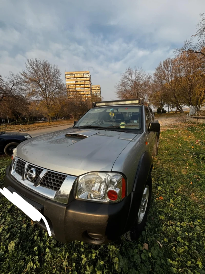 Nissan Navara, снимка 3 - Автомобили и джипове - 47985698