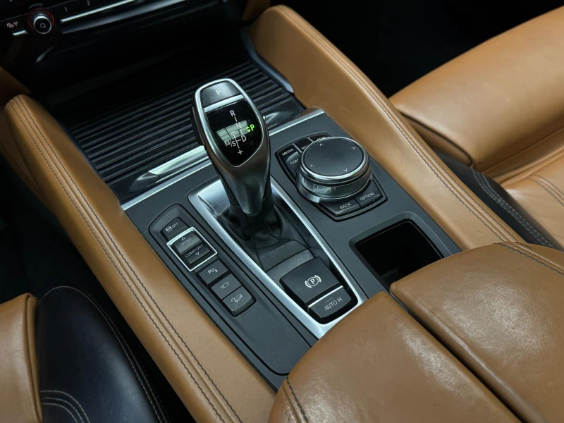BMW X6 xDrive40d M Sportpack H&K* 360* Pano* Подгрев, снимка 13 - Автомобили и джипове - 52202393