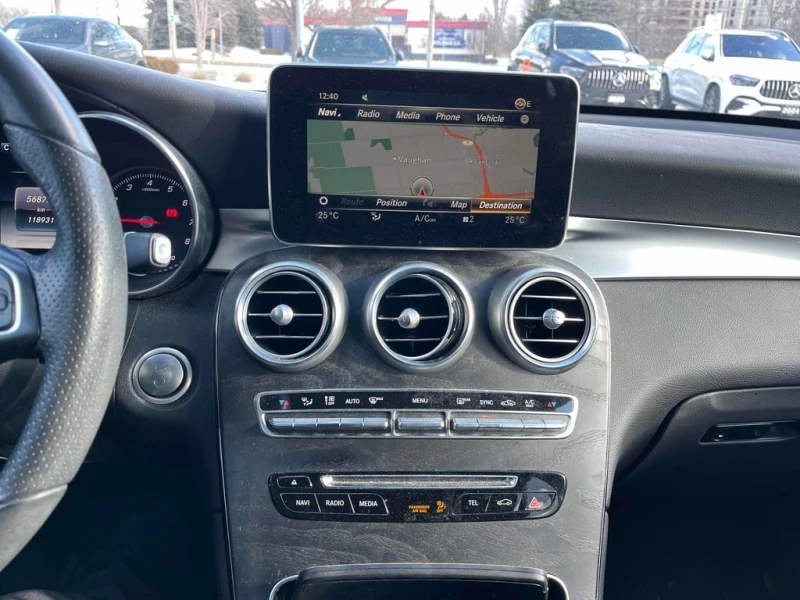 Mercedes-Benz GLC 300 2018 * CARFAX * БЕЗ ПЪРВОНАЧАЛНА ВНОСКА, снимка 9 - Автомобили и джипове - 52941637