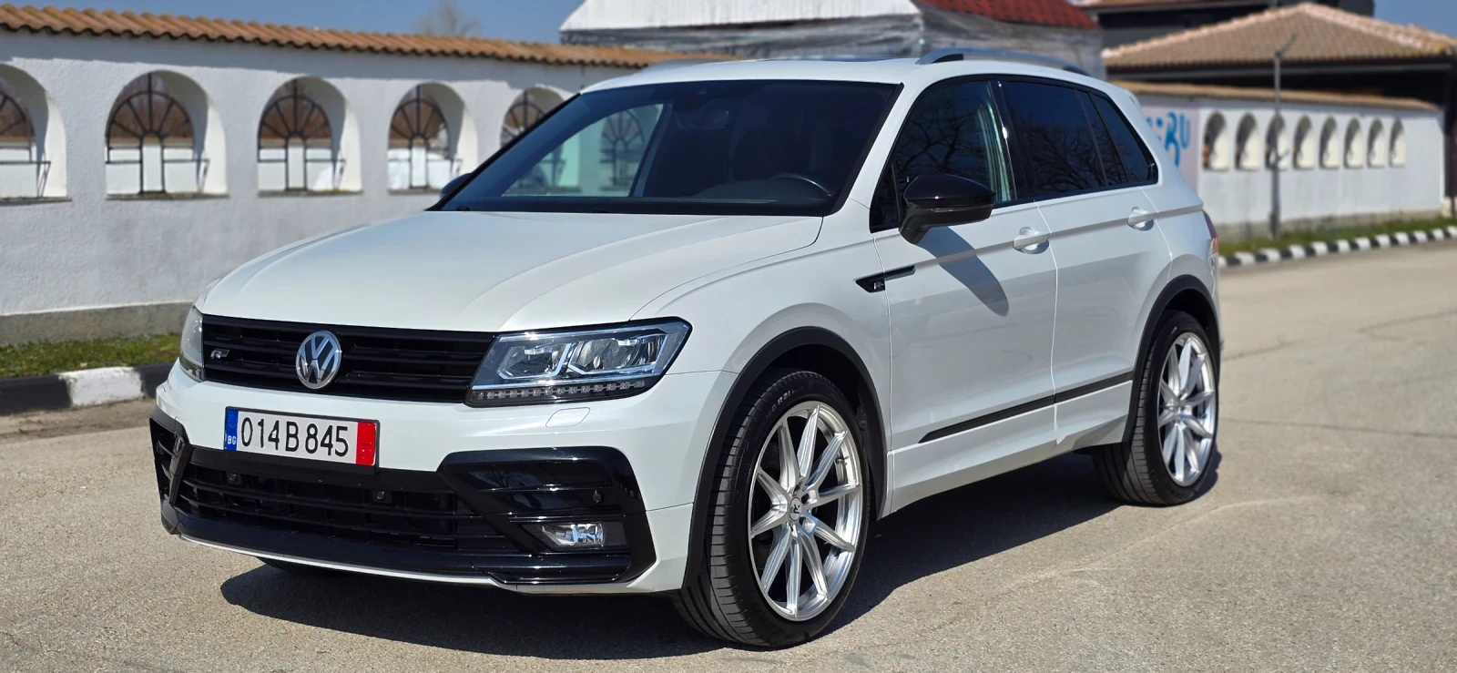 VW Tiguan R-Line 2.0 TDI Highline 4Motion BlueMotion 190hp