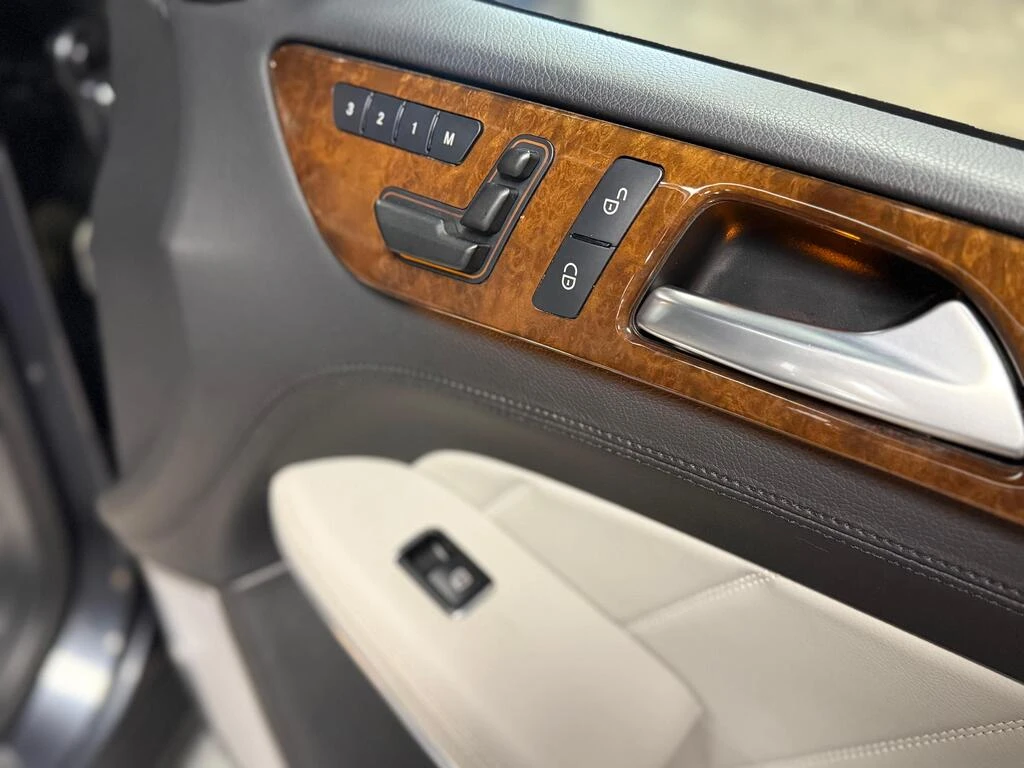 Mercedes-Benz GL 550 AMG PACK| B&O SOUND| FULL | CLEAR CARFAX, снимка 9 - Автомобили и джипове - 53953974