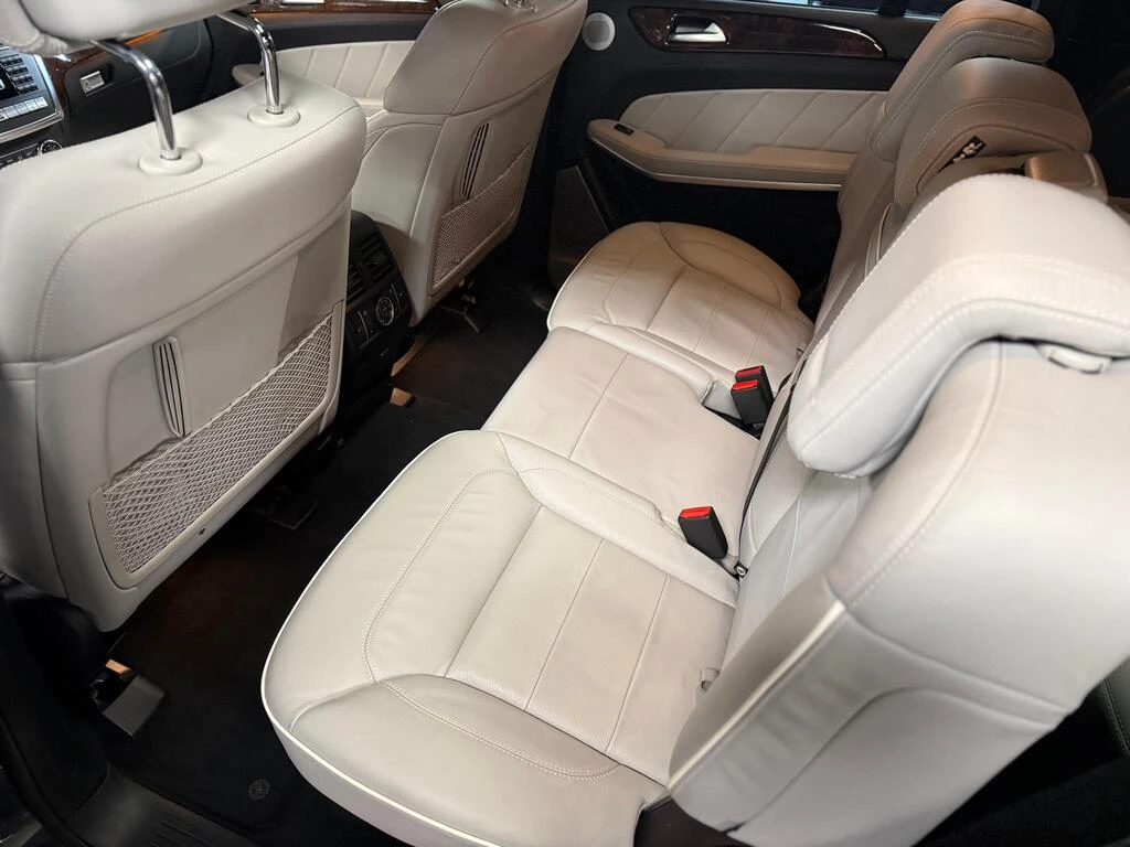 Mercedes-Benz GL 550 AMG PACK| B&O SOUND| FULL | CLEAR CARFAX, снимка 5 - Автомобили и джипове - 53953974