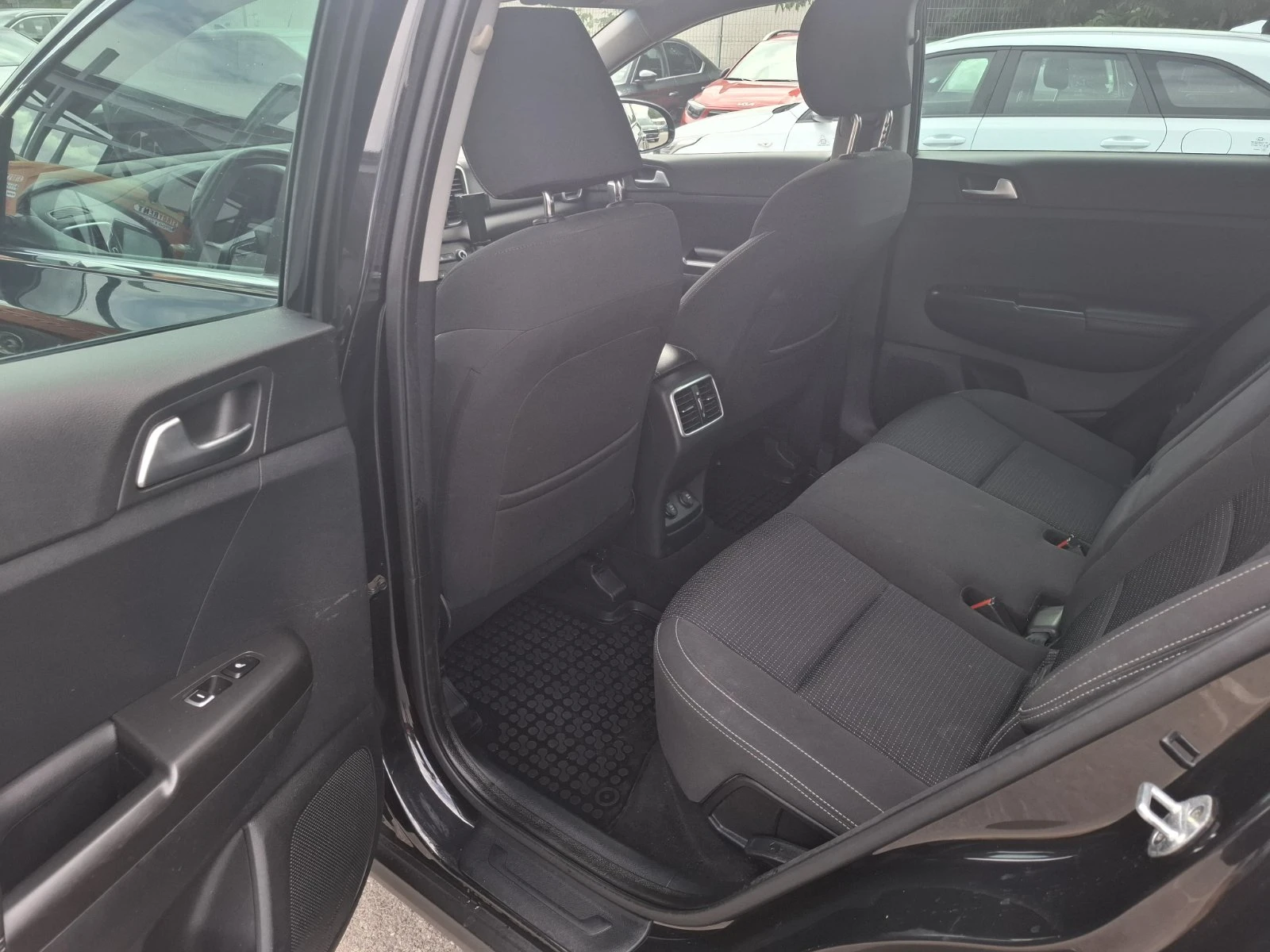 Kia Sportage 2.0 crdi 4x4, снимка 7 - Автомобили и джипове - 55184751