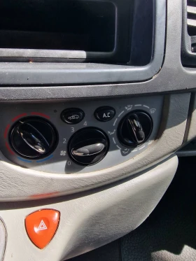 Opel Vivaro 2.0TD, снимка 11 - Бусове и автобуси - 53692853