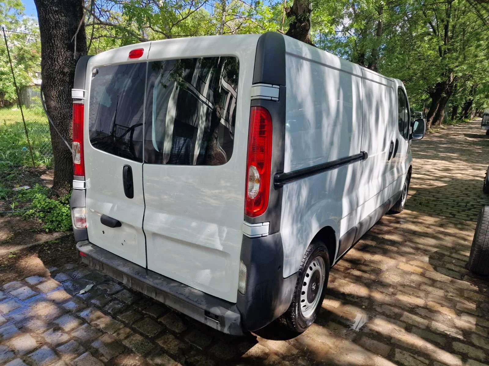 Opel Vivaro 2.0TD - изображение 8