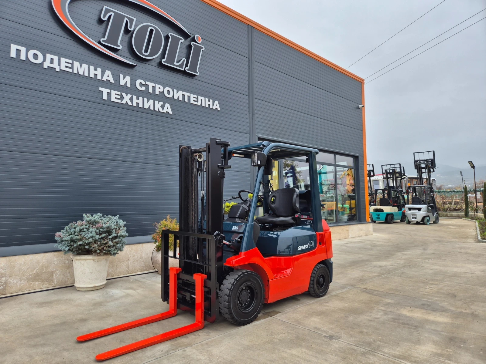 Мотокар Toyota ИЗРАВНИТЕЛ  / ГАЗ + БЕНЗИН / КАТО НОВ !, снимка 1