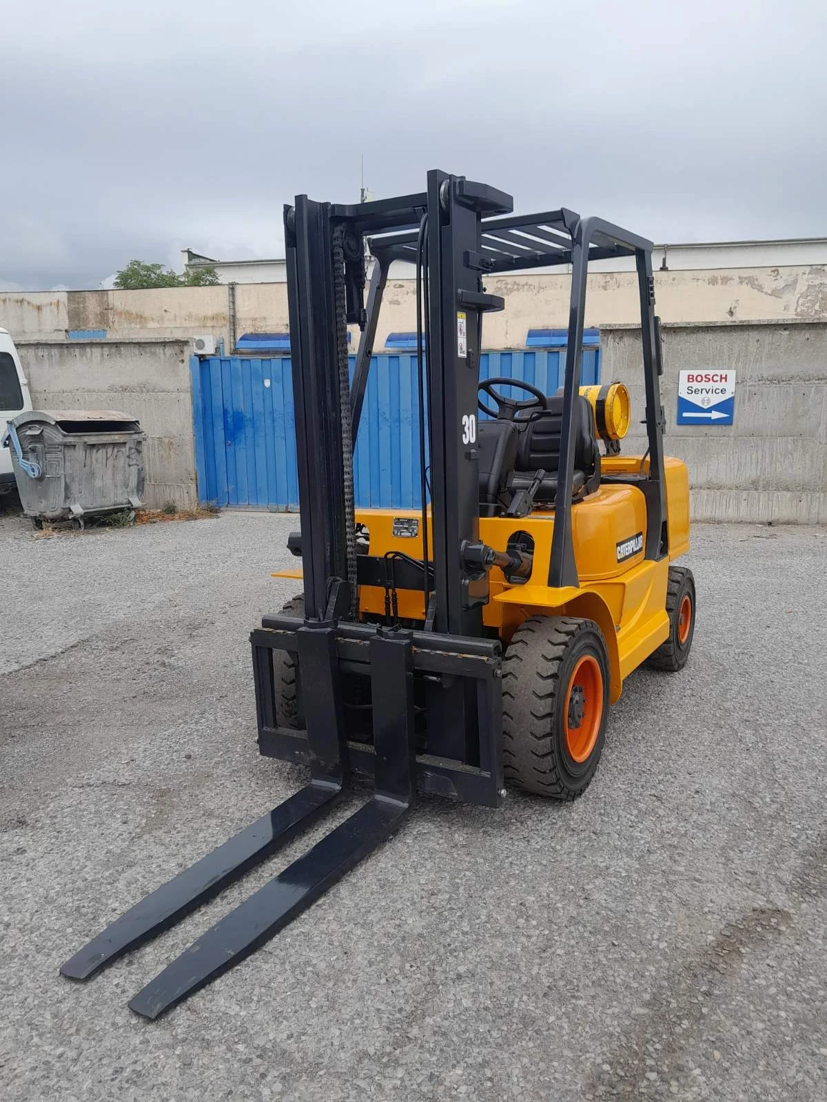 ������� Cat ��� 3.0���� | Mobile.bg � ����������� 2