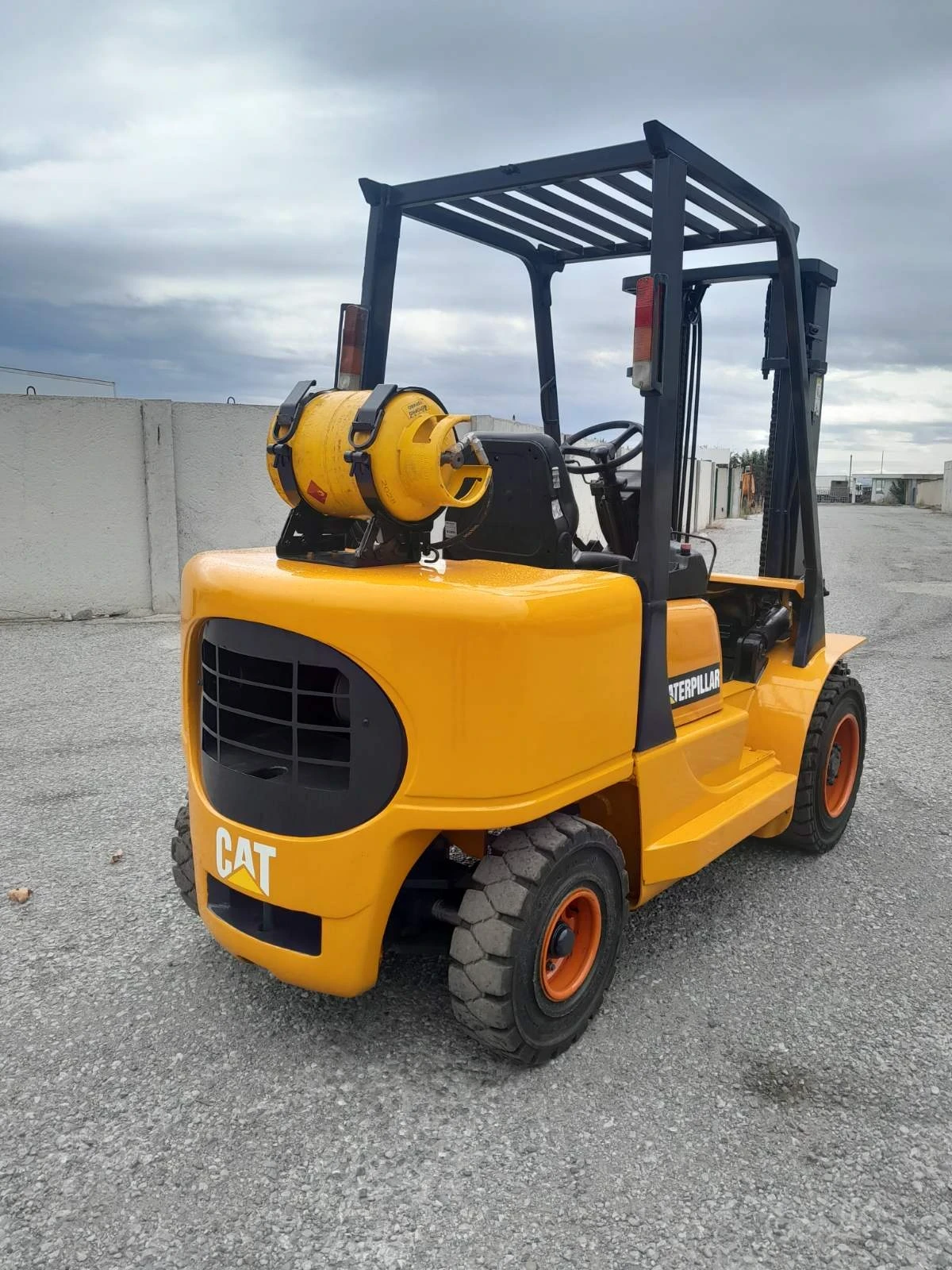 ������� Cat ��� 3.0���� | Mobile.bg � ����������� 1