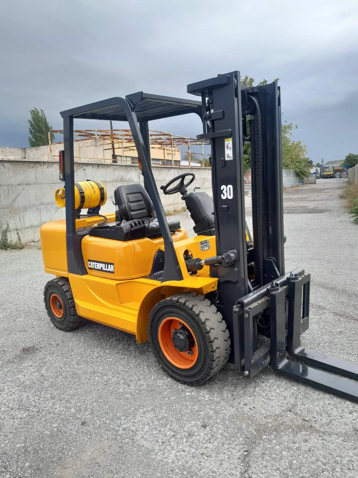 ������� Cat ��� 3.0���� | Mobile.bg � ����������� 4