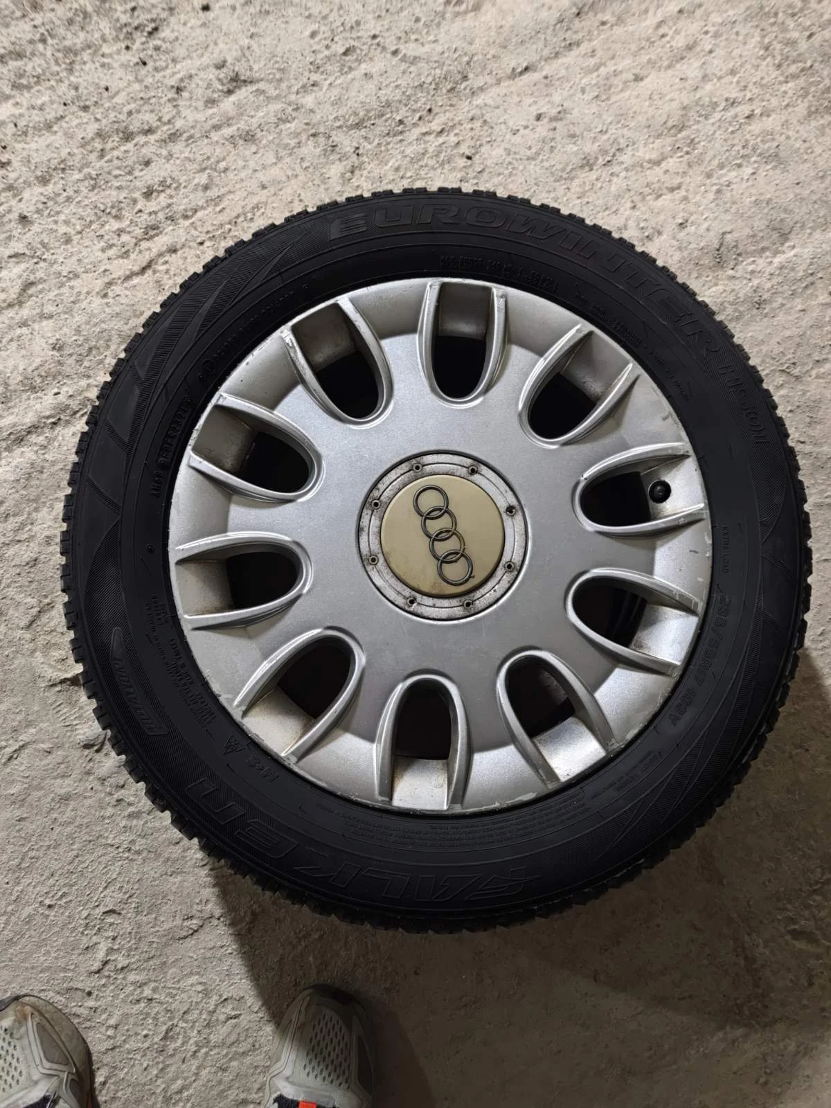    235/55R17  Audi A8 | Mobile.bg   1