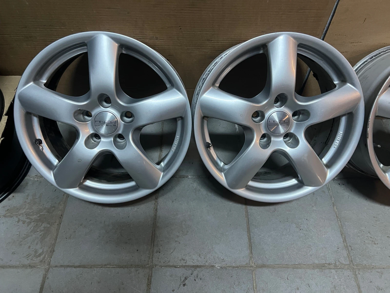 ������ | Mobile.bg � ����������� 3