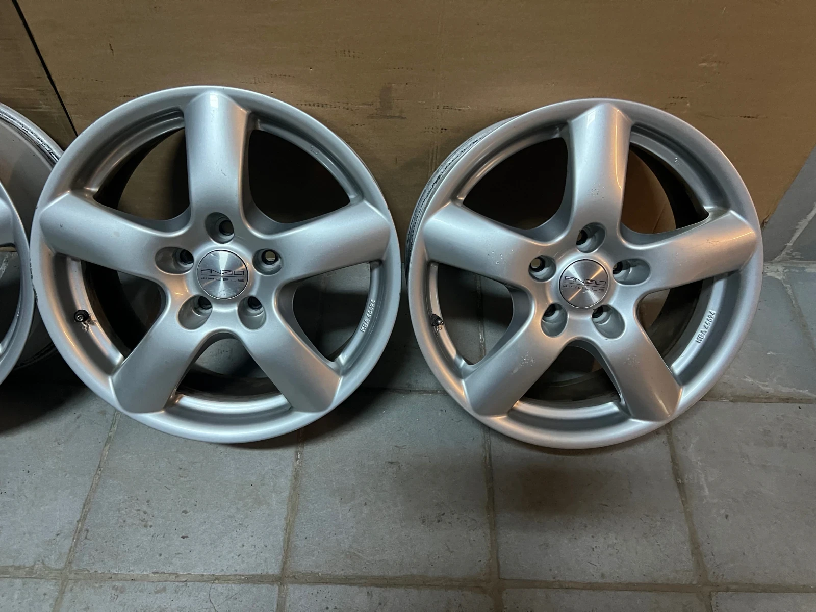 ������ | Mobile.bg � ����������� 4