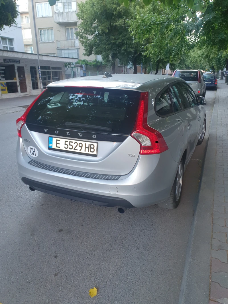 Volvo V60, снимка 11 - Автомобили и джипове - 47224085