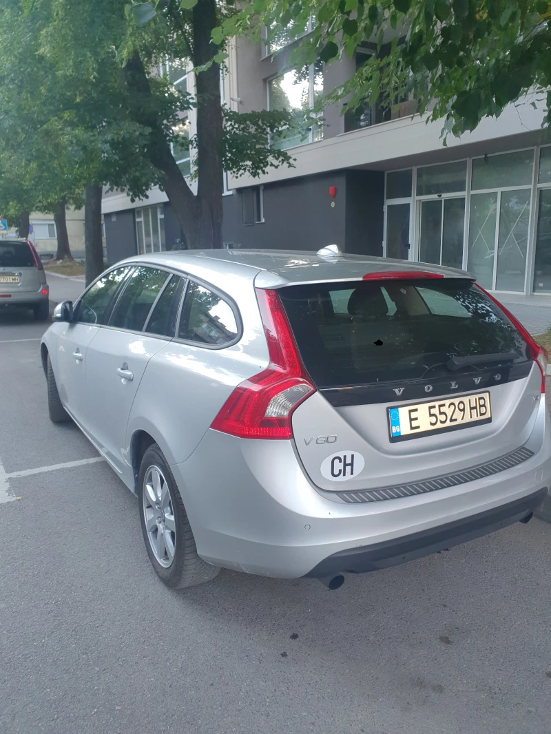 Volvo V60, снимка 10 - Автомобили и джипове - 47224085