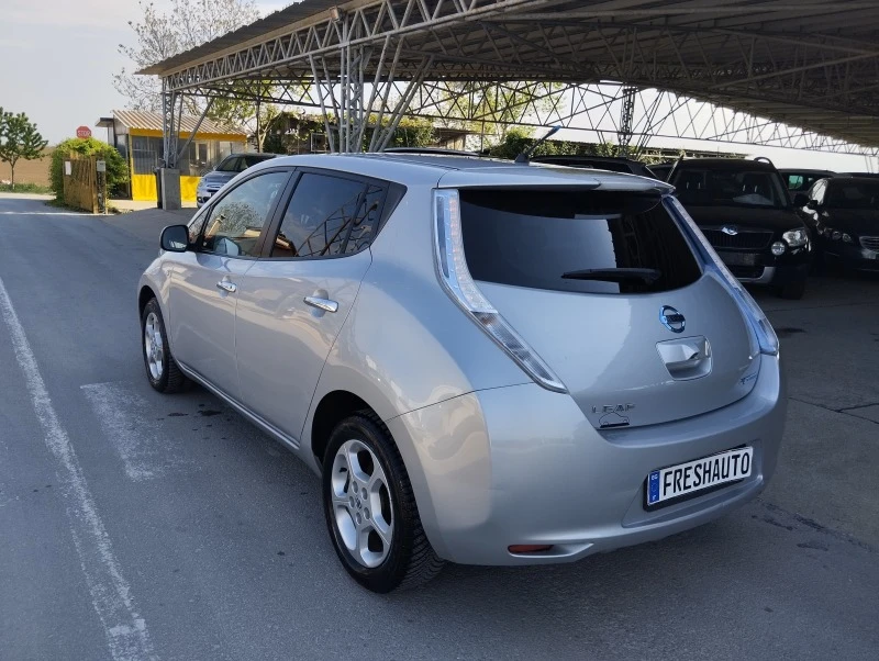 Nissan Leaf  100%ЕЛЕКТРИЧЕСКИ, снимка 4 - Автомобили и джипове - 45239335