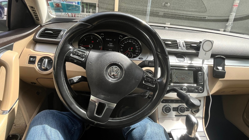 VW Passat B7 Variant Highline, снимка 10 - Автомобили и джипове - 45890112