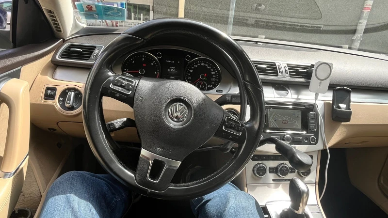 VW Passat B7 Variant Highline, снимка 11 - Автомобили и джипове - 46750696