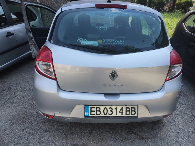 Renault Clio, снимка 4 - Автомобили и джипове - 46607357