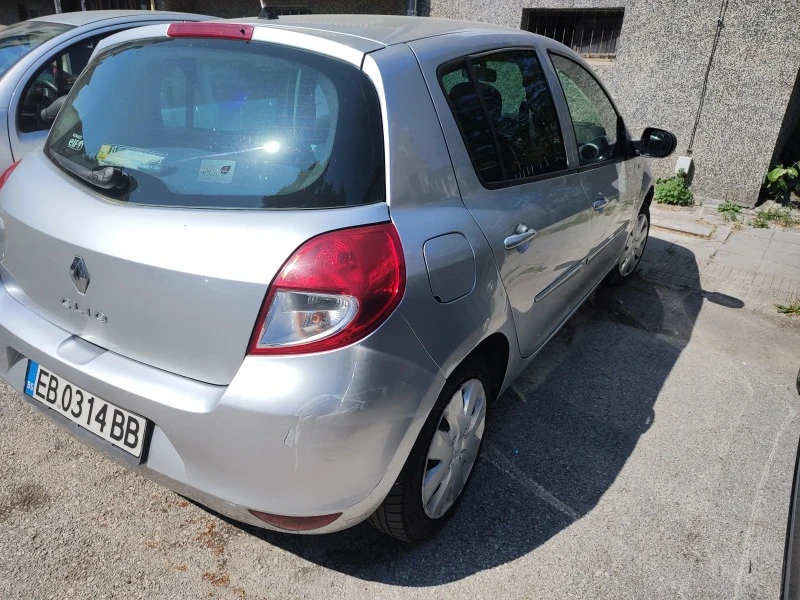 Renault Clio, снимка 2 - Автомобили и джипове - 46607357