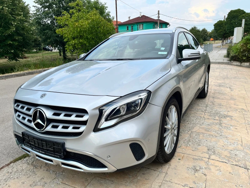 Mercedes-Benz GLA 180, снимка 1 - Автомобили и джипове - 47167982