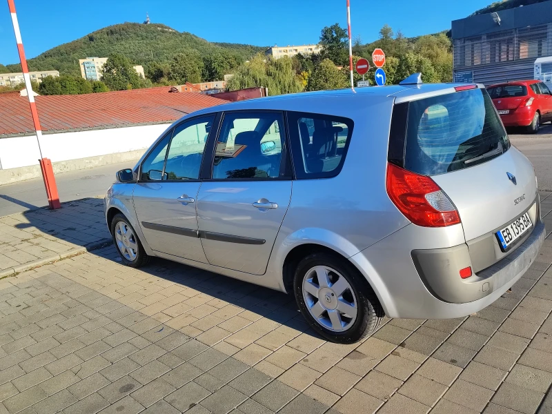 Renault Grand scenic, снимка 3 - Автомобили и джипове - 47628534