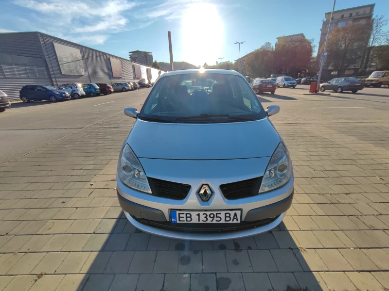 Renault Grand scenic, снимка 8 - Автомобили и джипове - 47628534