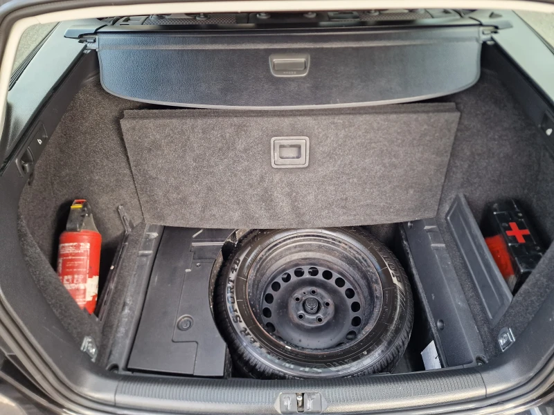 VW Passat 1.6 TDI, снимка 13 - Автомобили и джипове - 52413663