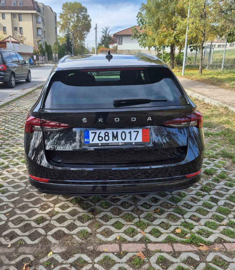 Skoda Octavia COMBI 2.0 TDI First Edition, снимка 3 - Автомобили и джипове - 52275618