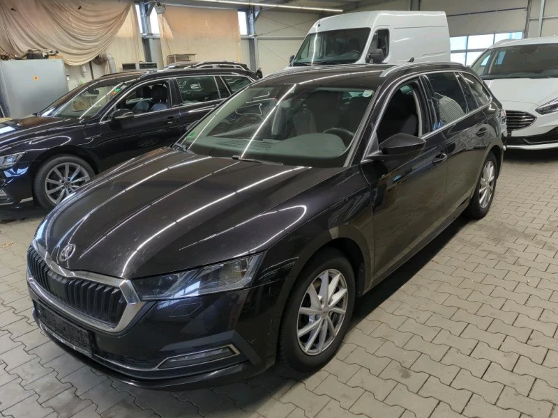 Skoda Octavia COMBI 2.0 TDI First Edition, снимка 13 - Автомобили и джипове - 52275618