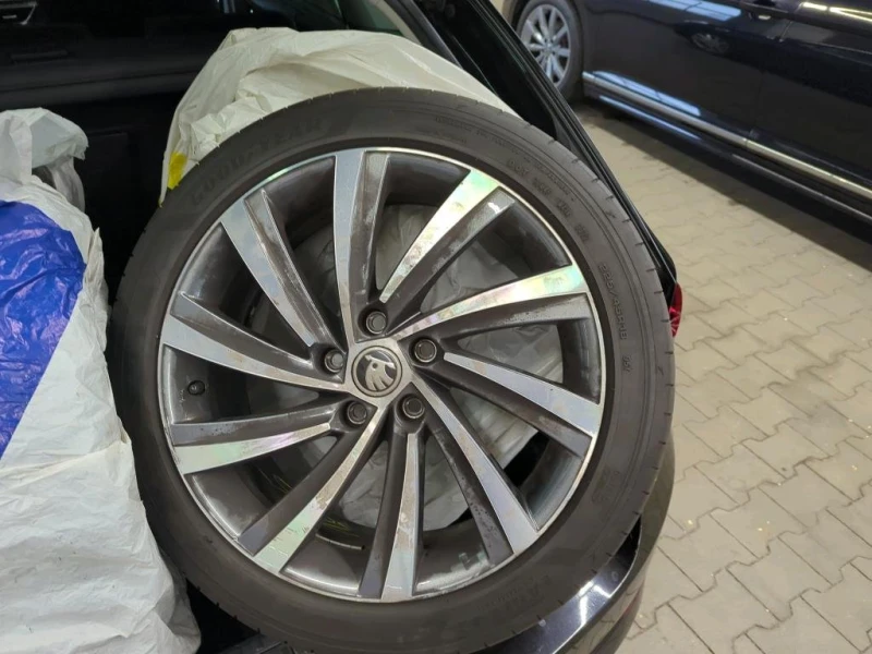 Skoda Octavia COMBI 2.0 TDI First Edition, снимка 14 - Автомобили и джипове - 52275618