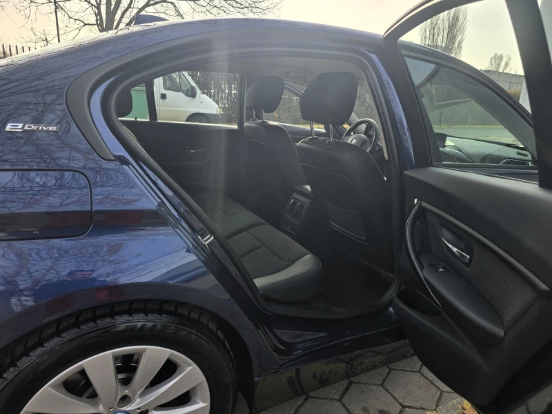 BMW 330 e iPerformance, снимка 11 - Автомобили и джипове - 52716790