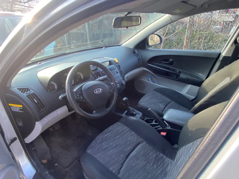 Kia Ceed 1.4 Газ инжекцион, снимка 11 - Автомобили и джипове - 52913249