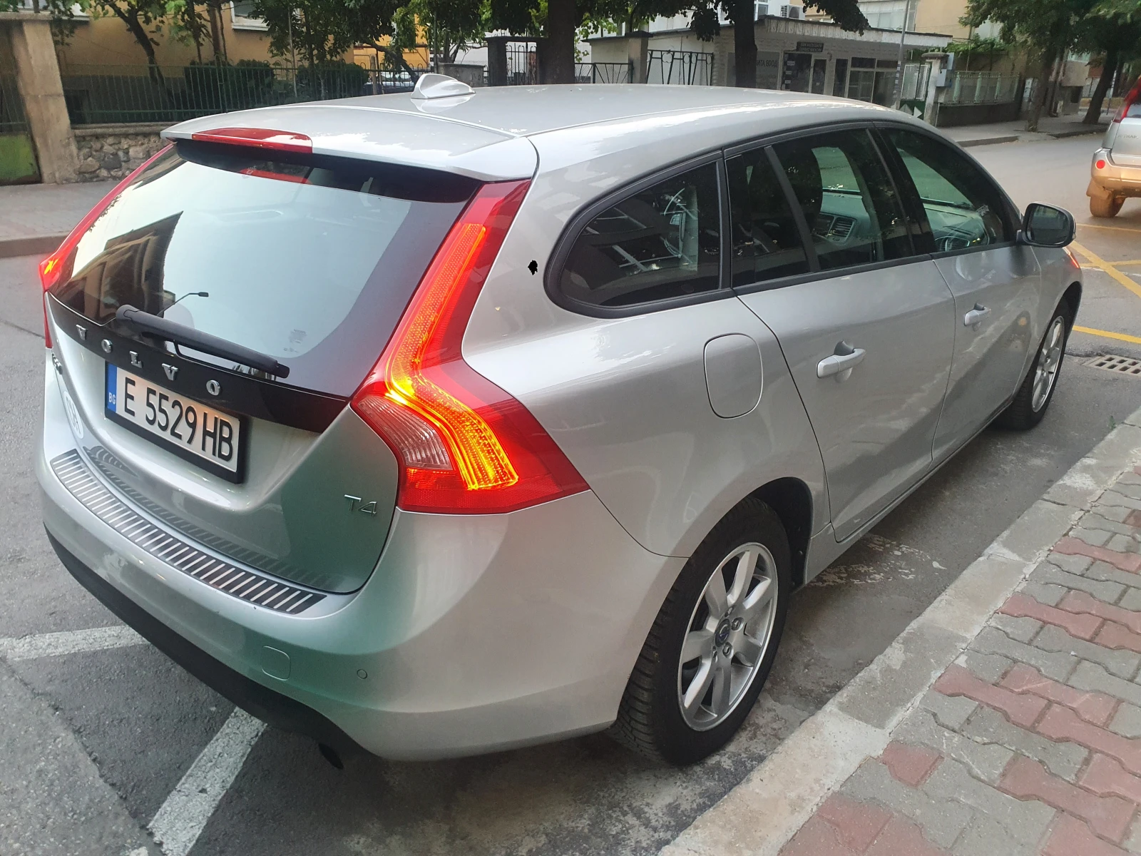 Volvo V60  - изображение 5