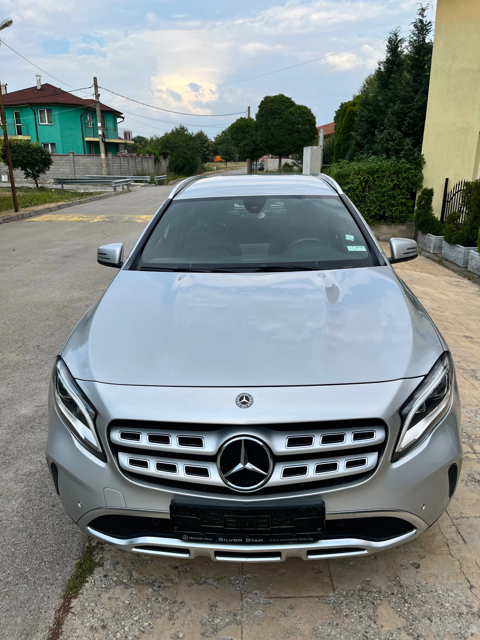 Mercedes-Benz GLA 180  - изображение 2