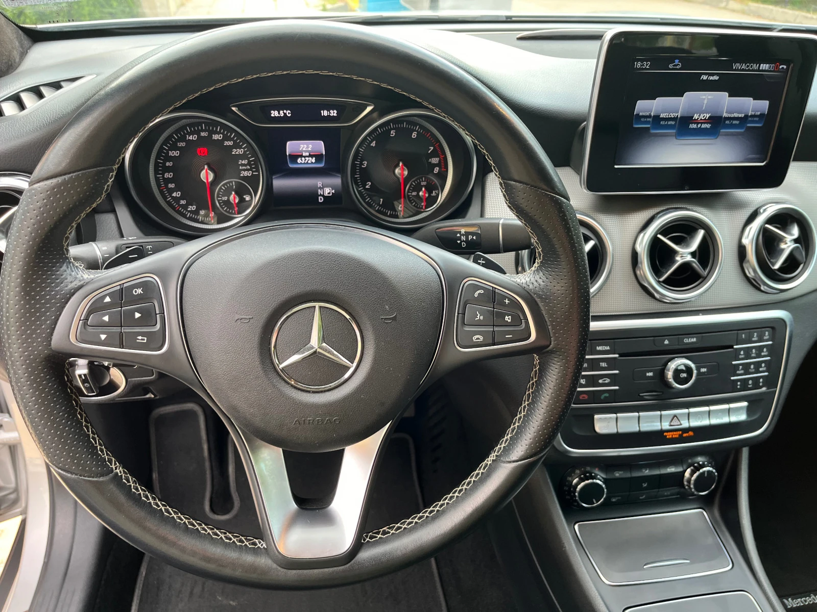 Mercedes-Benz GLA 180  - изображение 10