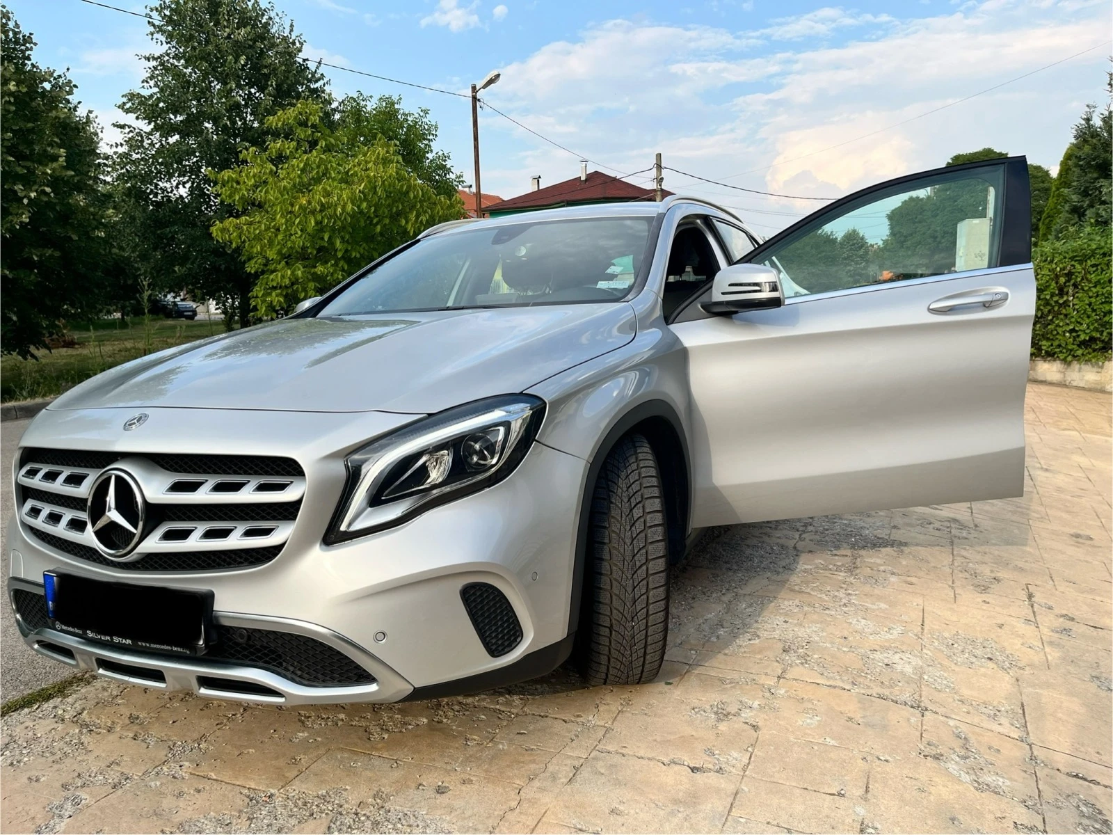 Mercedes-Benz GLA 180  - изображение 3