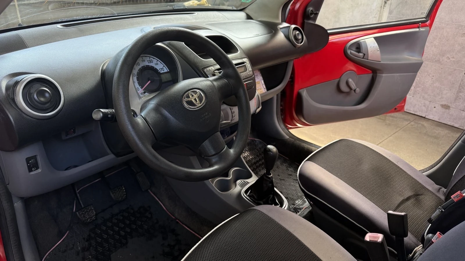 Toyota Aygo 1.0 бензин - изображение 7