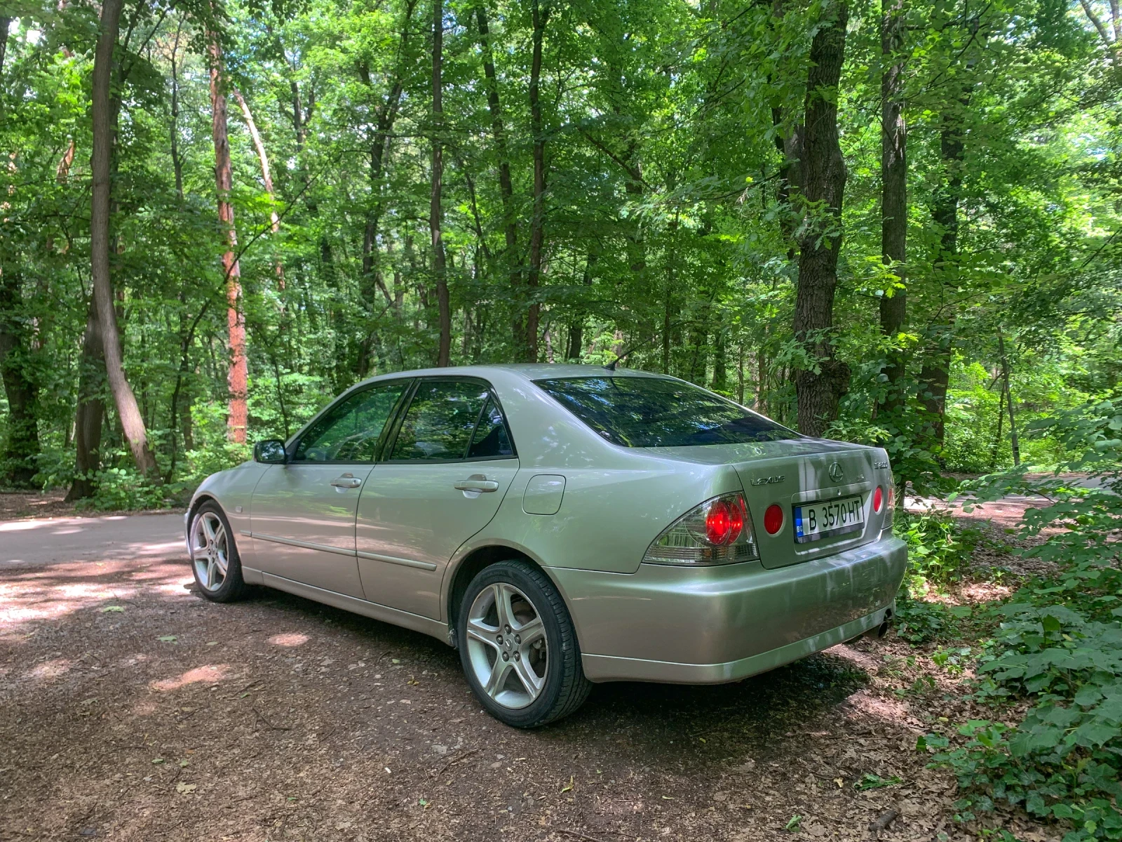 Lexus IS 200  - изображение 3