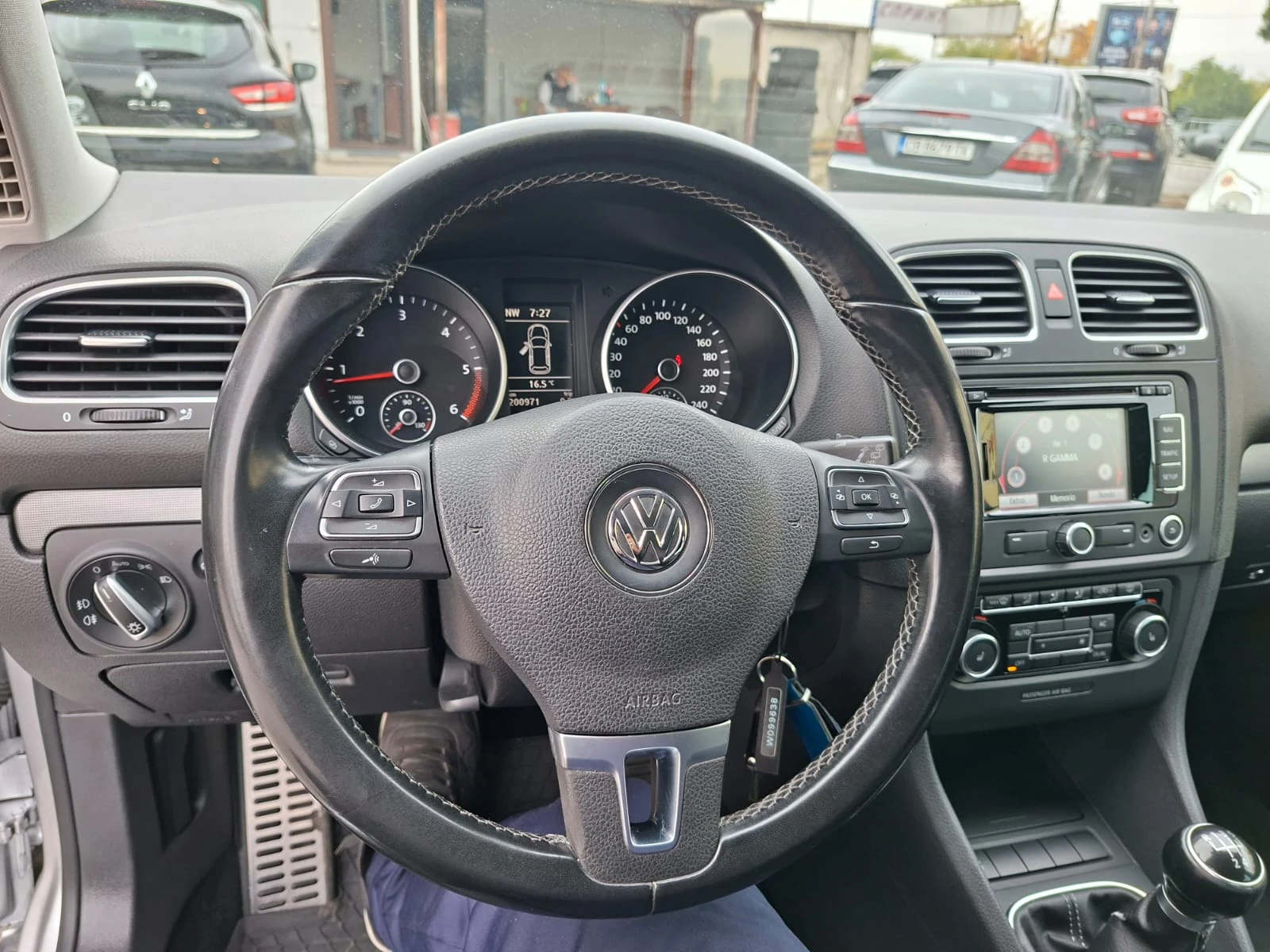 VW Golf 1.6 TDI | Mobile.bg — изображение 13