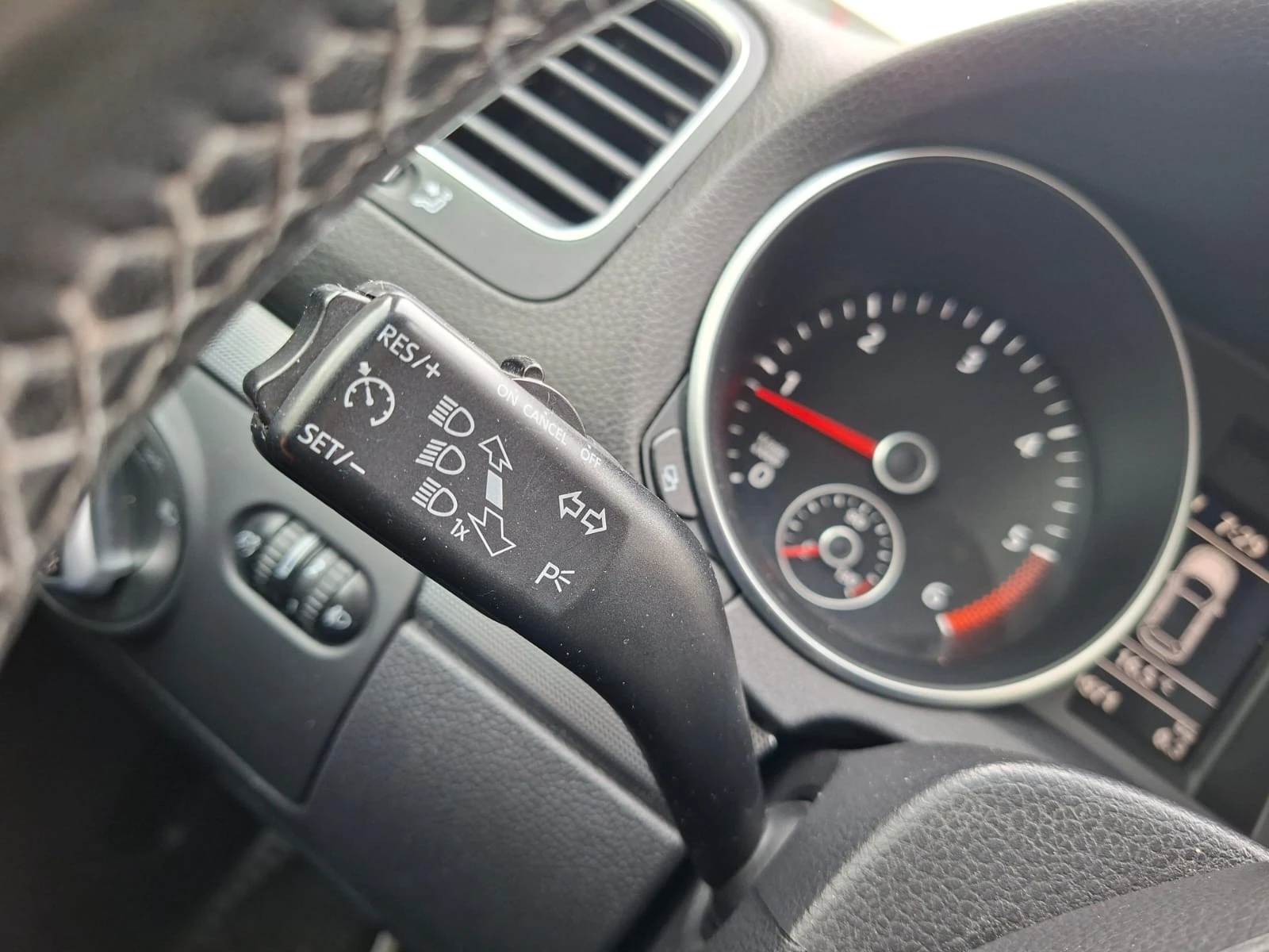 VW Golf 1.6 TDI | Mobile.bg — изображение 15