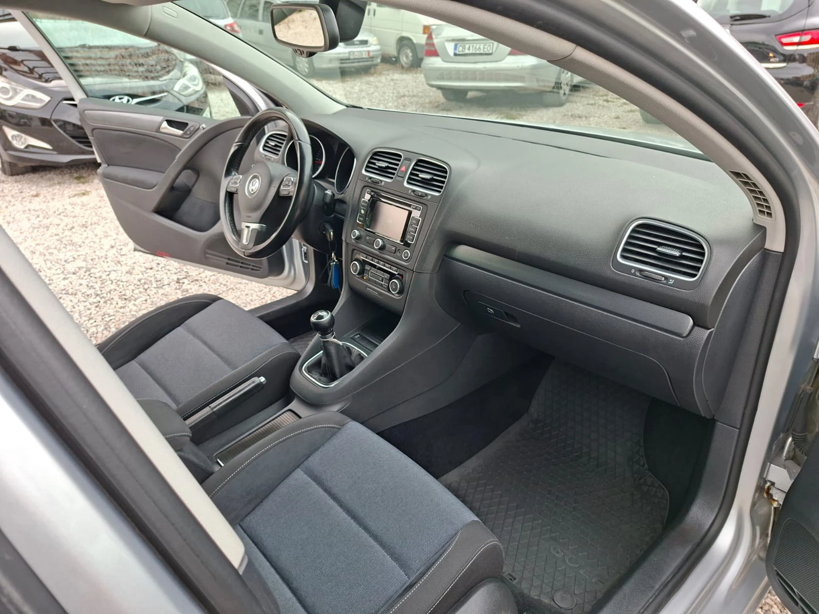 VW Golf 1.6 TDI | Mobile.bg — изображение 10