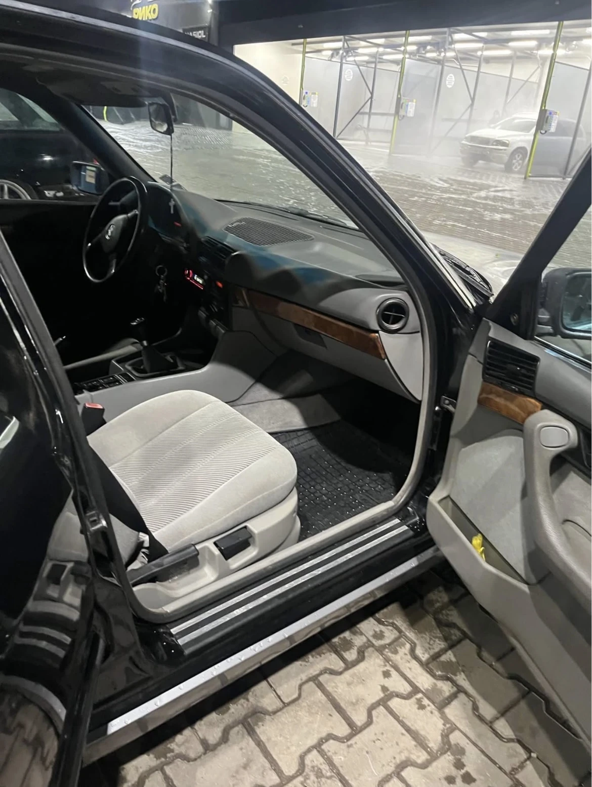 BMW 520  - изображение 7