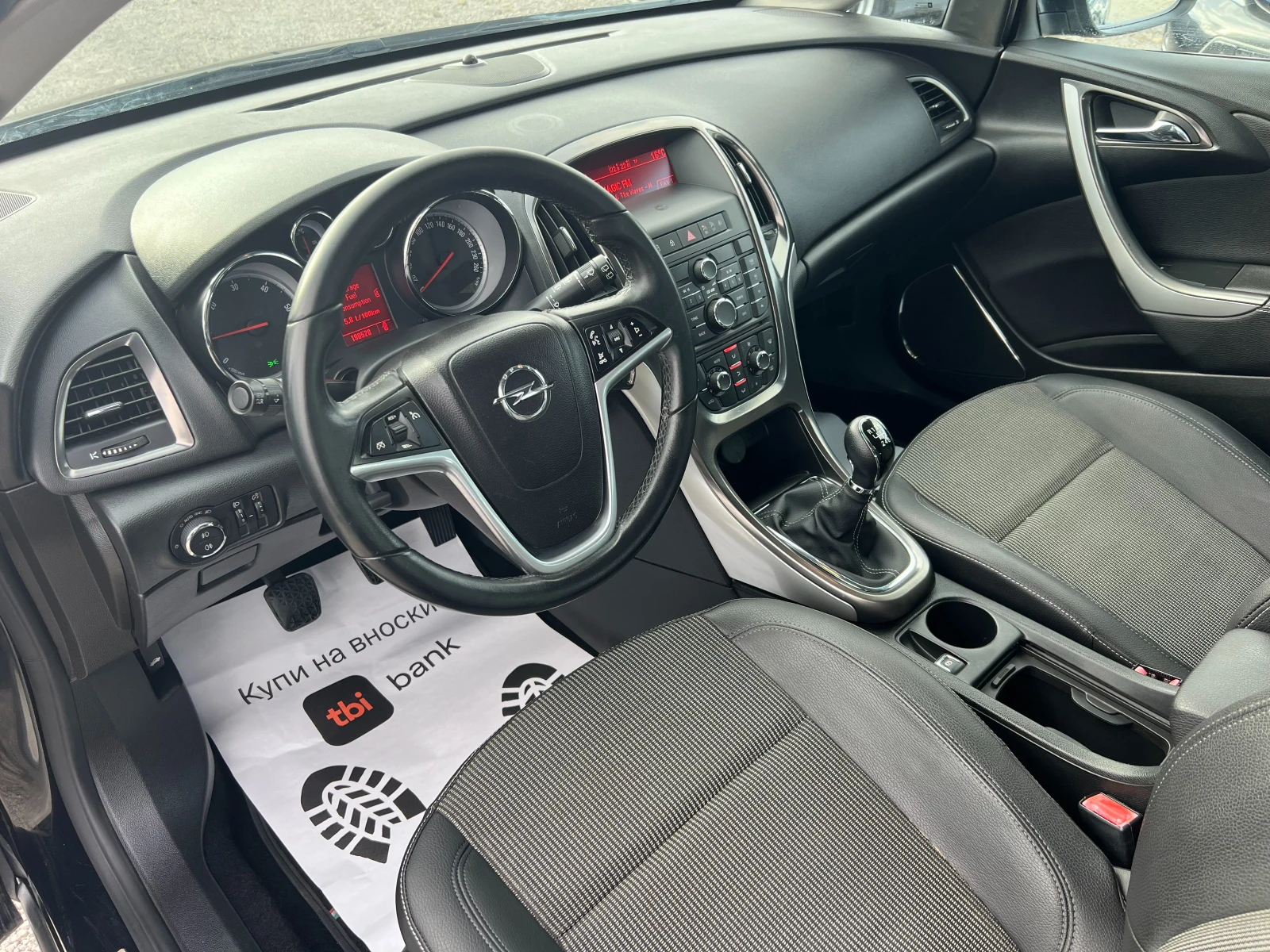 Opel Astra 1.7 CDTI, снимка 7 - Автомобили и джипове - 53957282