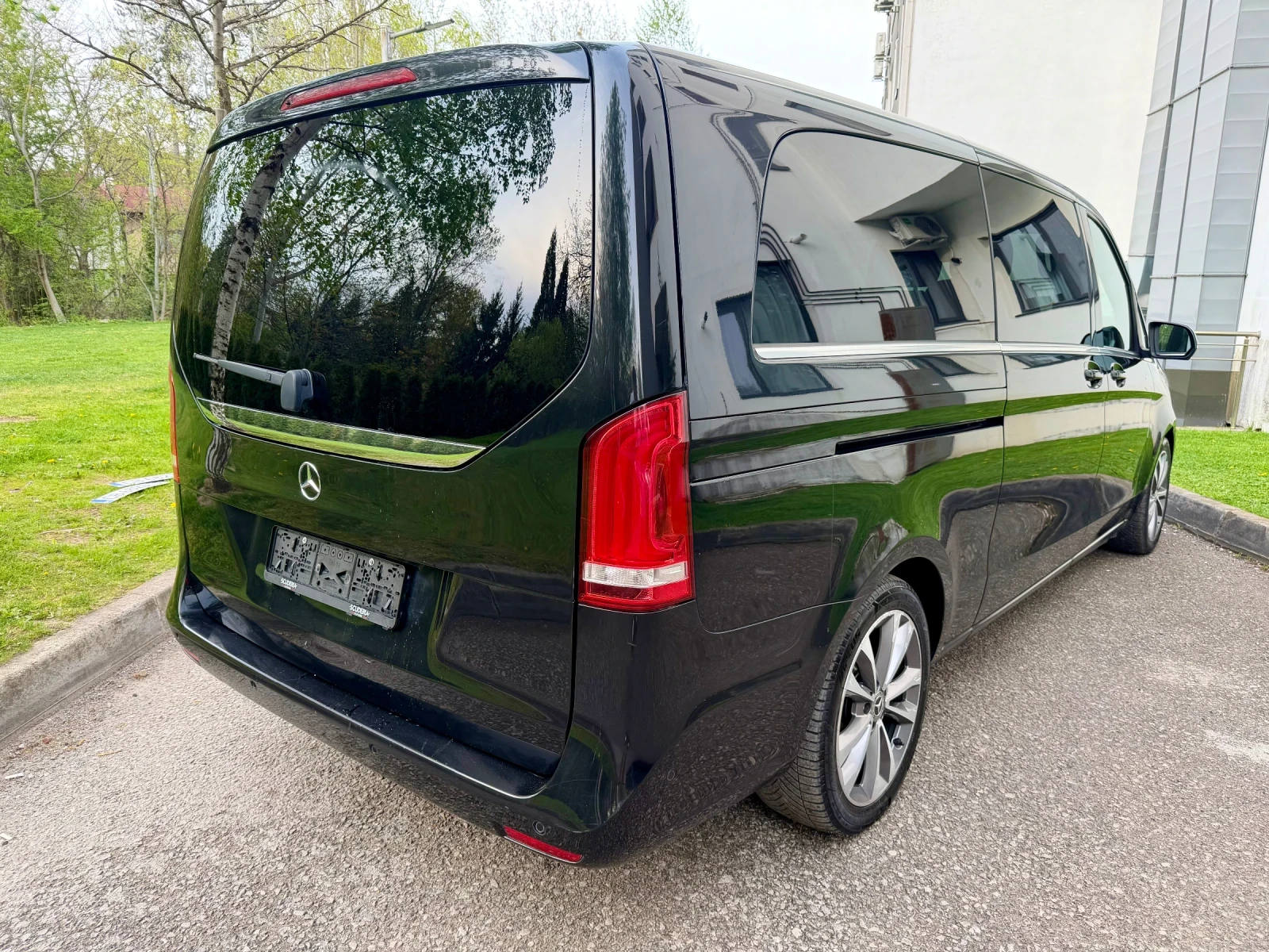 Mercedes-Benz V 300 AMG 300d EXTRA LONG FACELIFT, снимка 6 - Автомобили и джипове - 54024264