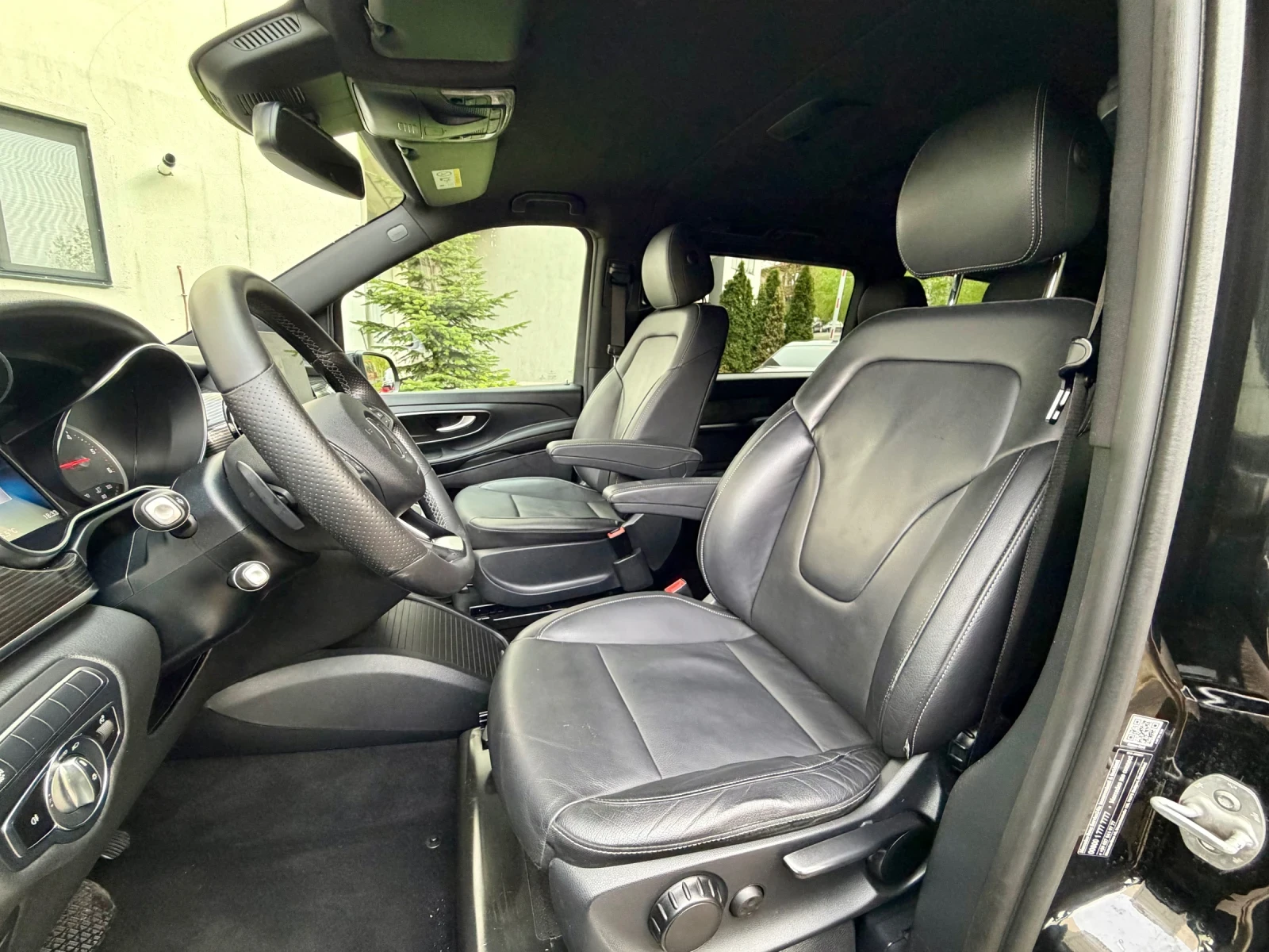Mercedes-Benz V 300 AMG 300d EXTRA LONG FACELIFT, снимка 8 - Автомобили и джипове - 54024264