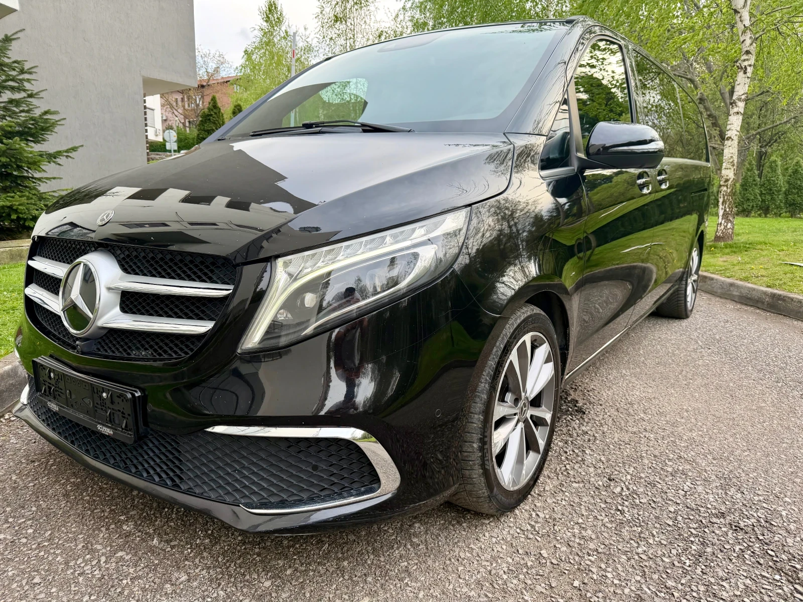 Mercedes-Benz V 300 AMG 300d EXTRA LONG FACELIFT, снимка 2 - Автомобили и джипове - 54024264