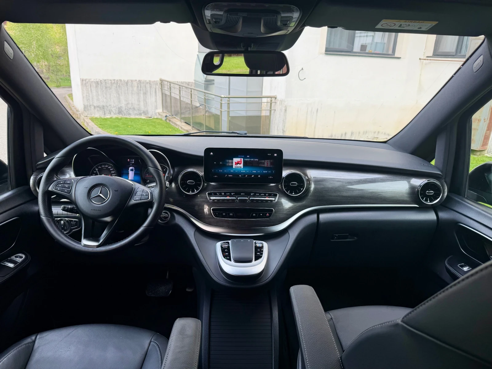 Mercedes-Benz V 300 AMG 300d EXTRA LONG FACELIFT, снимка 10 - Автомобили и джипове - 54024264