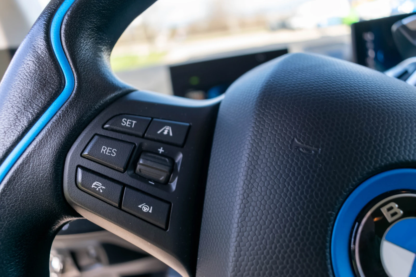 BMW i3 Sportpaket H/K CarPlay Adaptive Led Keyless, снимка 16 - Автомобили и джипове - 54098614